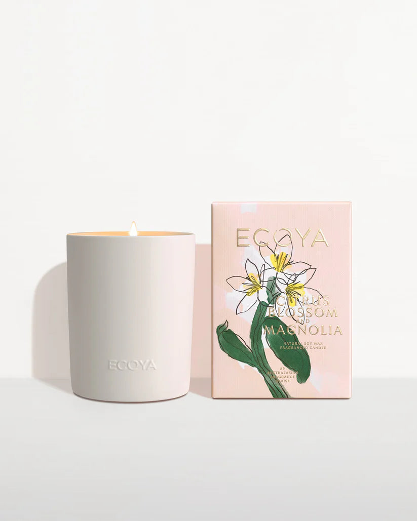 Housed in an ECOYA first – a beautifully crafted ceramic vessel, this candle offers a refined fragrance of mandarin, blackcurrant, jasmine, iris and magnolia, with rich undertones of vetiver, patchouli, amber and moss.